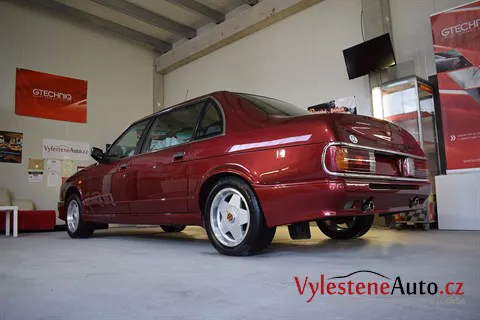 Tatra T700 - Renovace a ochrana laku