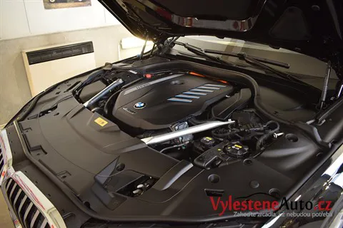 BMW 745 LE - Renovace a nanokeramická ochrana laku