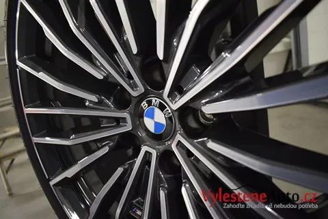 BMW 850i - Renovace a nanokeramická ochrana laku