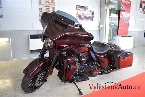 Harley Davidson Street Glide CVO