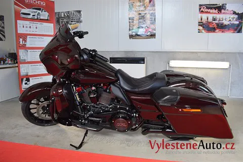 Harley Davidson Street Glide CVO - Renovace a nanokeramická ochrana laku
