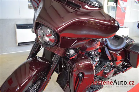 Harley Davidson Street Glide CVO - Renovace a nanokeramická ochrana laku
