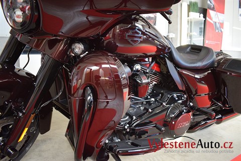 Harley Davidson Street Glide CVO
