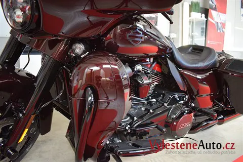 Harley Davidson Street Glide CVO - Renovace a nanokeramická ochrana laku