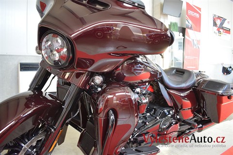 Harley Davidson Street Glide CVO