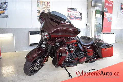 Harley Davidson Street Glide CVO - Renovace a nanokeramická ochrana laku