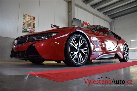 BMW i8 Protonic Red