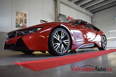 BMW i8 Protonic Red - Vícekroková renovace a nanokeramická ochrana laku