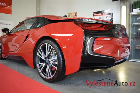 BMW i8 Protonic Red - Vícekroková renovace a nanokeramická ochrana laku