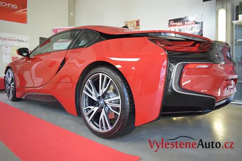 BMW i8 Protonic Red - Vícekroková renovace a nanokeramická ochrana laku