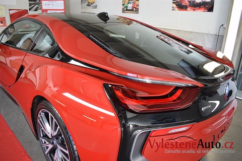 BMW i8 Protonic Red