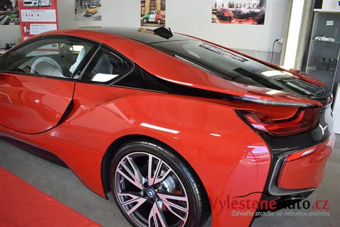 BMW i8 Protonic Red - Vícekroková renovace a nanokeramická ochrana laku
