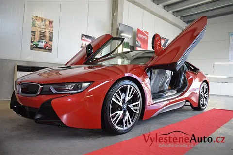 BMW i8 Protonic Red - Vícekroková renovace a nanokeramická ochrana laku
