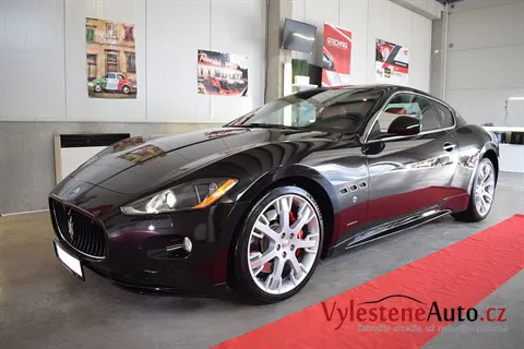 Maserati GranTurismo - Jemné leštění a ochrana laku