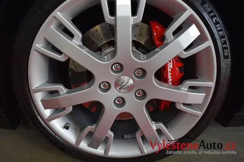 Maserati GranTurismo - Jemné leštění a ochrana laku