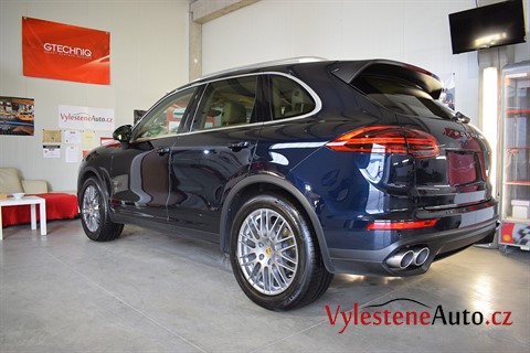 Porsche Cayenne V8
