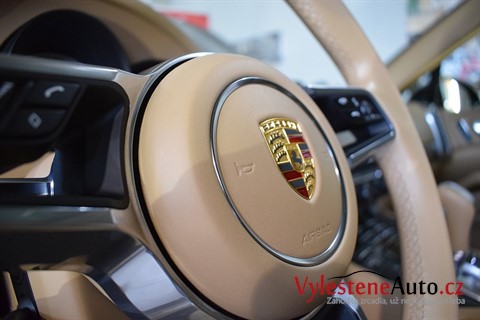 Porsche Cayenne V8