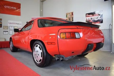 Porsche 928 - Renovace a keramická ochrana laku