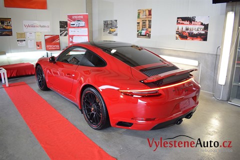 Porsche 911 GTS