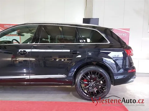 Audi Q7 - Leštění a keramická ochrana laku
