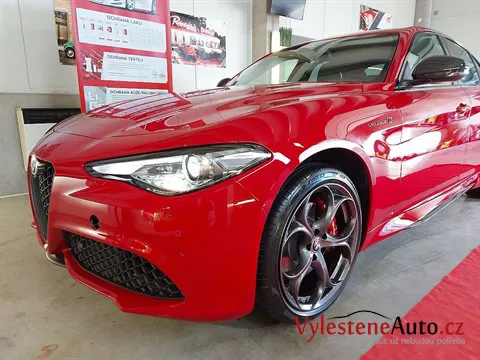 Alfa Romeo Giulia TI - Vícekrokové leštění a keramická ochrana laku