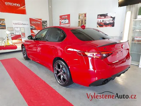 Alfa Romeo Giulia TI - Vícekrokové leštění a keramická ochrana laku