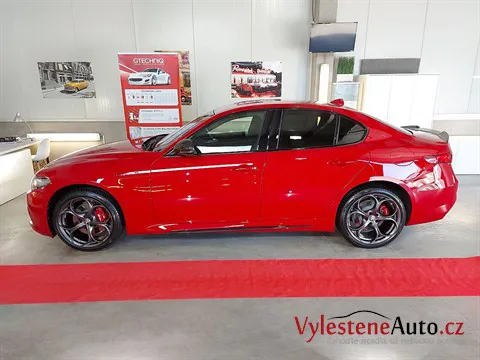 Alfa Romeo Giulia TI - Vícekrokové leštění a keramická ochrana laku