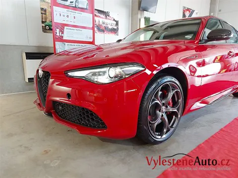 Alfa Romeo Giulia TI - Vícekrokové leštění a keramická ochrana laku