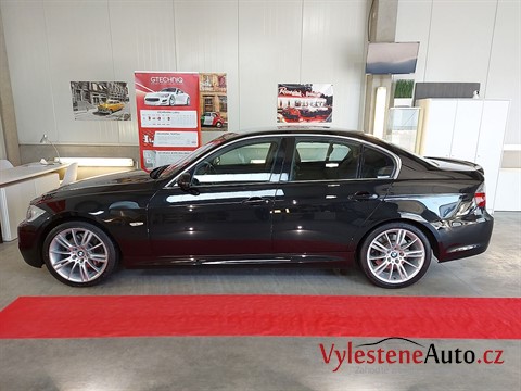 BMW 330i