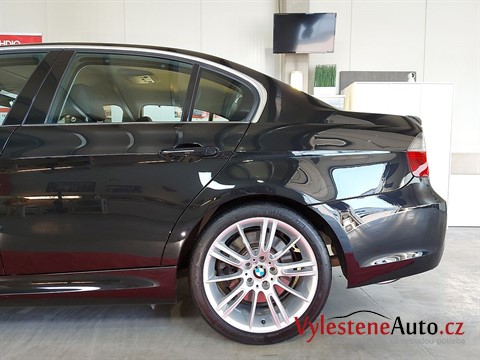BMW 330i