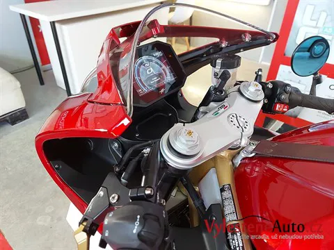 MV Agusta 75 Superveloce - Leštění a keramická ochrana laku