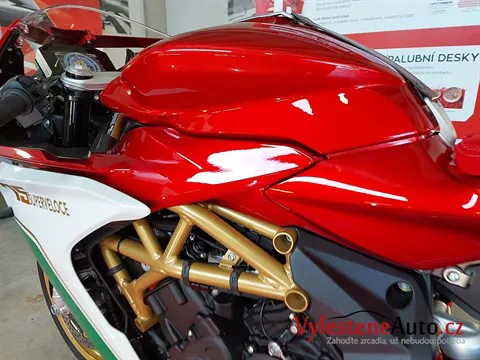 MV Agusta 75 Superveloce - Leštění a keramická ochrana laku