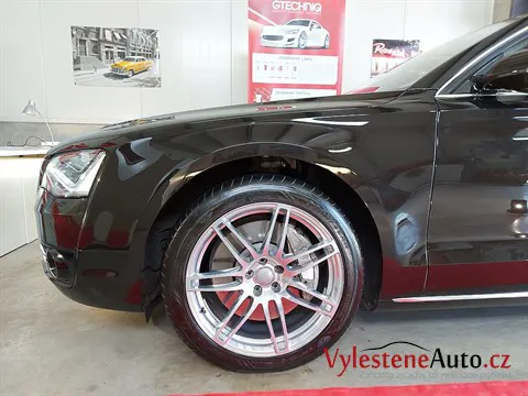 Audi A8 L - Vícekrokové leštění a keramická ochrana laku