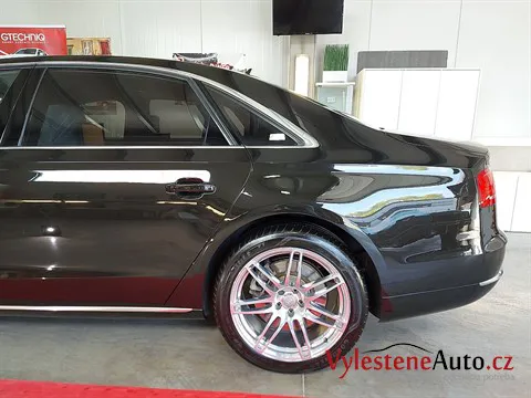 Audi A8 L - Vícekrokové leštění a keramická ochrana laku