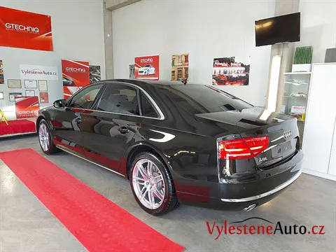Audi A8 L - Vícekrokové leštění a keramická ochrana laku
