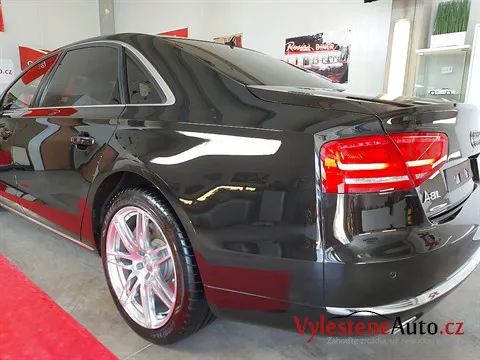 Audi A8 L - Vícekrokové leštění a keramická ochrana laku