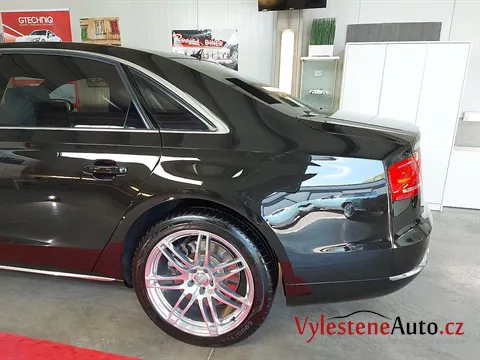 Audi A8 L - Vícekrokové leštění a keramická ochrana laku