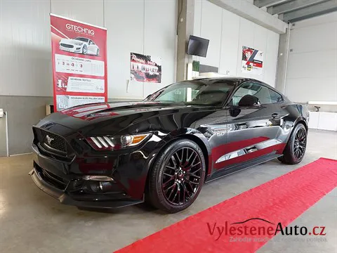 Ford Mustang 5.0 V8 - Vícekrokové leštění a keramická ochrana laku