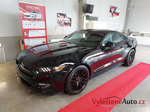 Ford Mustang 5.0 V8 - Vícekrokové leštění a keramická ochrana laku