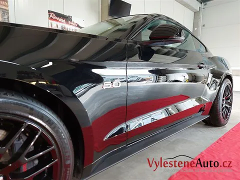 Ford Mustang 5.0 V8 - Vícekrokové leštění a keramická ochrana laku