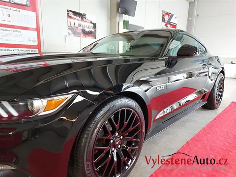 Ford Mustang 5.0 V8 - Vícekrokové leštění a keramická ochrana laku