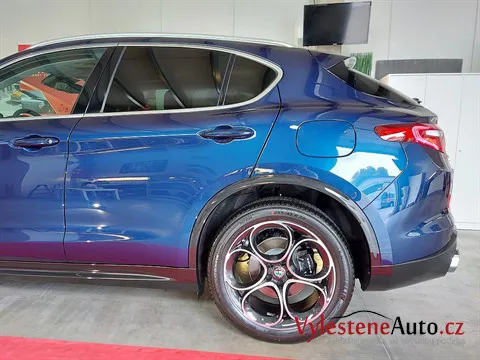 Alfa Romeo Stelvio - Leštění a keramická ochrana laku