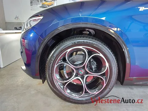 Alfa Romeo Stelvio - Leštění a keramická ochrana laku