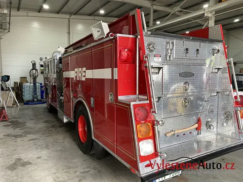 LA Fire Department Truck - Vícekrokové leštění a keramická ochrana laku