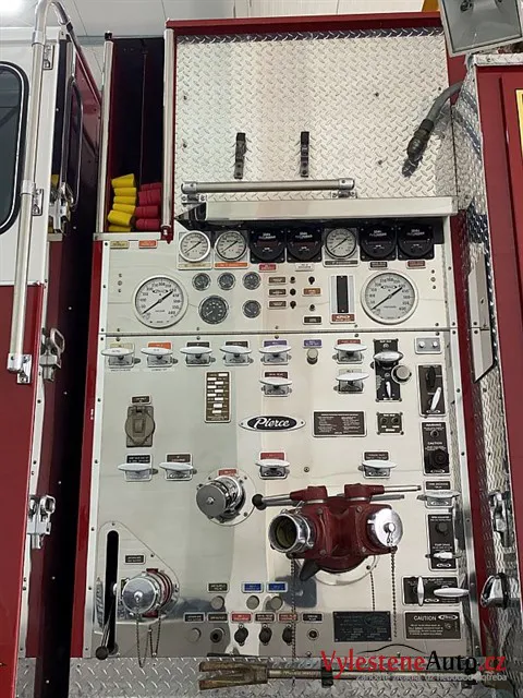 LA Fire Department Truck - Vícekrokové leštění a keramická ochrana laku