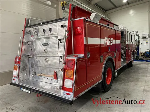 LA Fire Department Truck - Vícekrokové leštění a keramická ochrana laku