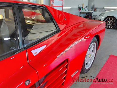 Ferrari Testarossa - Vícekrokové leštění a keramická ochrana laku