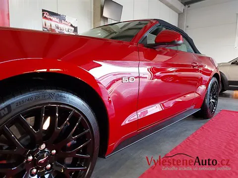 Ford Mustang 5.0 Convertible - Vícekroková renovace a keramická ochrana laku