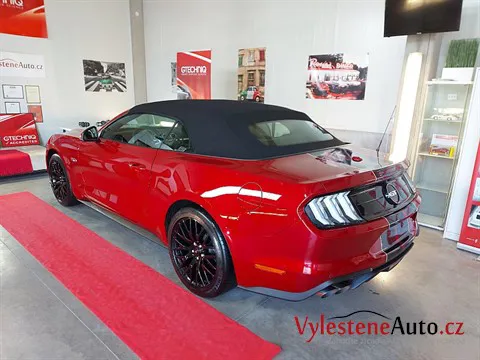 Ford Mustang 5.0 Convertible - Vícekroková renovace a keramická ochrana laku