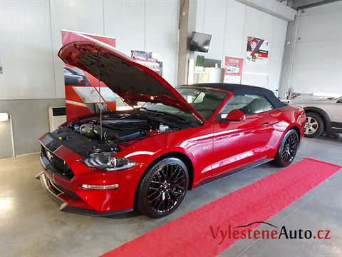 Ford Mustang 5.0 Convertible - Vícekroková renovace a keramická ochrana laku